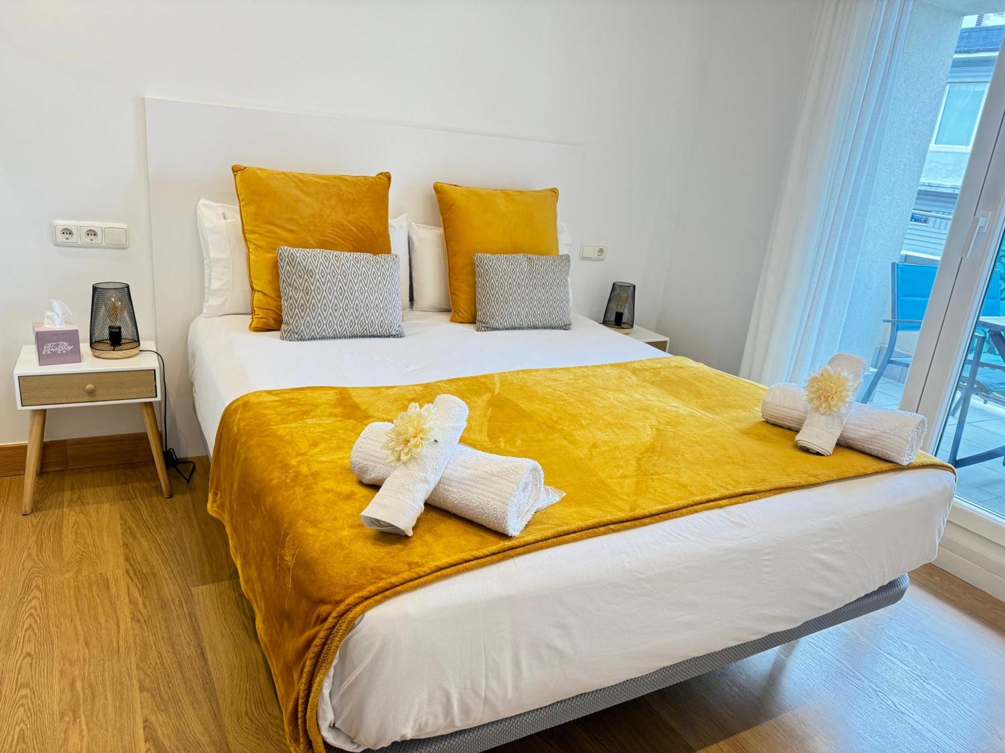 Mikain Terrace Cathedral View With Free Parking & Air Cond Apartment ซานเซบาสเตียน ภายนอก รูปภาพ